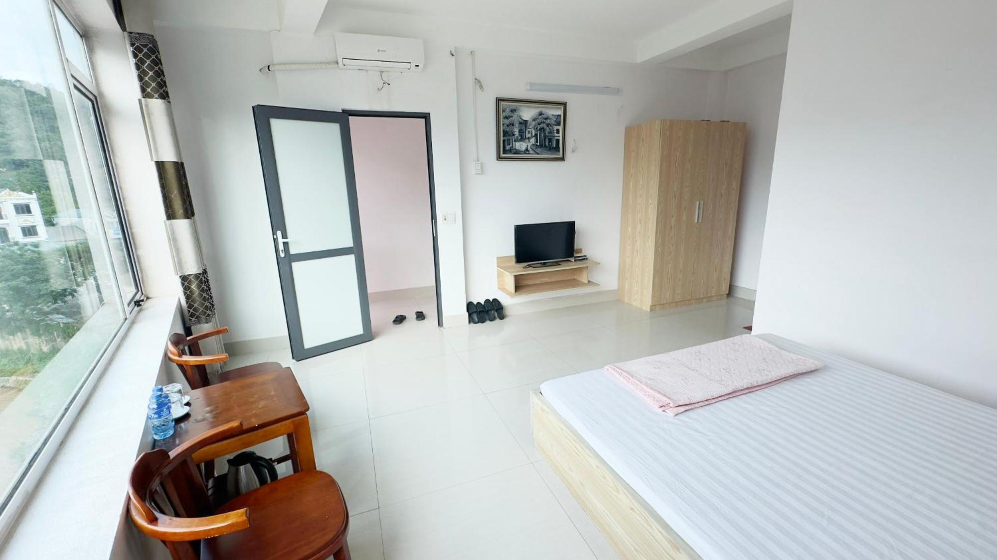 Quy Anh Hotel Bao Lac Town Eksteriør billede