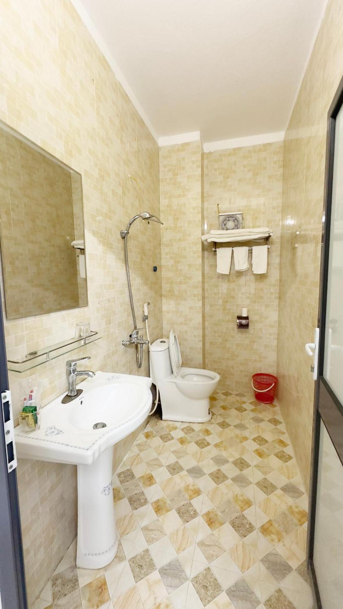 Quy Anh Hotel Bao Lac Town Eksteriør billede